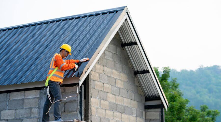 Expert Emergency Roof Repairs services in Broadview, IL